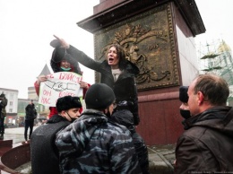 «Скрутили и увезли»: калининградскую активистку Марию Петухову задержали полицейские