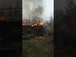 Нерасселенный барак сгорел в Прокопьевске после иска жительницы в суд