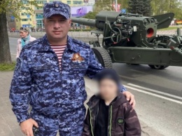 В Калининграде во время парада Победы потерялся 7-летний мальчик