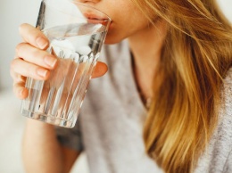 Зарубежный врач-нефролог заявил об опасности чрезмерного употребления воды