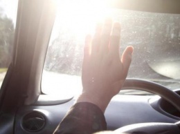 Ослепленная солнцем женщина-водитель погубила пешехода