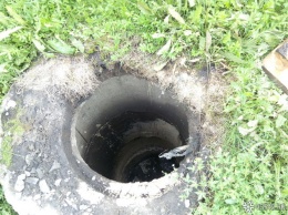 Трое подельников украли за ночь в Новокузнецке почти десяток канализационных крышек