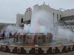 В Нижневартовске приступили к подготовке фонтанов к лету