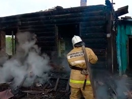 В амурском селе сгорел дом: внутри найден труп пожилого мужчины