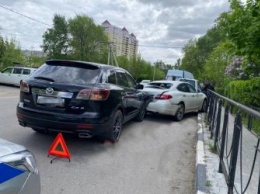 «Дорогая авария»: в Благовещенске Mazda CX-9 протаранила Infiniti