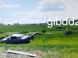 В пригороде Барнаула иномарка слетела с дороги и врезалась в дорожный знак