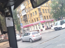 Из-за ДТП в центре Саратова прервано движение трамваев и троллейбусов