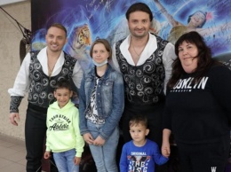 Братья Запашные пригласили 7-летнего саратовца в московский цирк