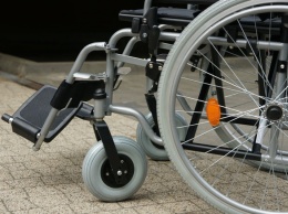 Молодые кузбассовцы украли инвалидную коляску ради выпивки