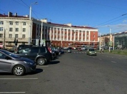 Владимир Любарский предложил переформатировать площадь Гагарина, чтобы решить проблему с парковкой