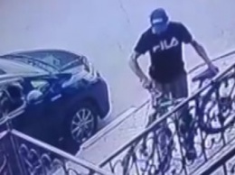 В Благовещенске украли велосипед: амурчан просят посодействовать полиции