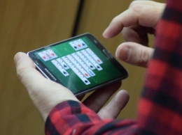 Скаченное на телефон приложение лишило саратовца 124 тысяч рублей