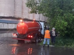 Из-за дождя в Благовещенске всю ночь откачивали воду с улиц