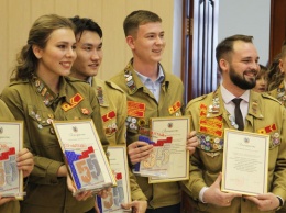 Бойцов студотряда «Алтай» наградили в правительстве