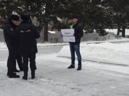 Общественники отметили День прав человека в Алтайском крае пикетами у «голубого дома»