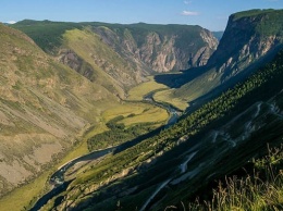 Туристы решили очистить горную долину на Алтае от мусора, но им нужна помощь
