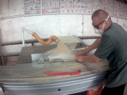Заключенные в Адыгее будут производить мебель для школьников