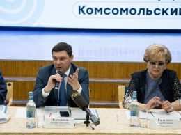 Евгений Первышов и Вера Галушко встретились с жителями Комсомольского микрорайона
