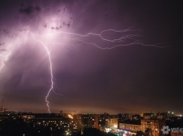 Около 2 000 домов в Кемерове остались без электричества из-за грозы