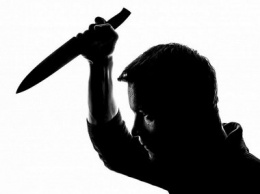 В Петрозаводске мужчина напал с ножом на супружескую пару