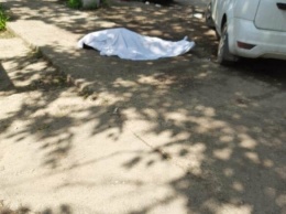 В Крыму женщина скончалась у подстанции скорой помощи, - источник (ФОТО)
