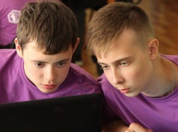 Школьники со всего Алтайского края в течение недели постигают робототехнику