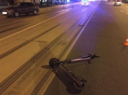 Ночью в Калининграде мужчина на электросамокате попал под колеса «Фольксвагена»