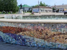Художники и местные жители сделали из фонтана арт-объект