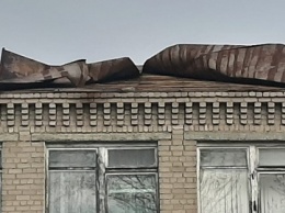 Сорваны крыши, пропала сотовая связь: по Саратовской области пронесся ураган