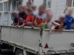 В Тынде водитель катал детей в кузове