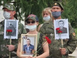 Саратовские ветераны боевых действий почтили память павших товарищей
