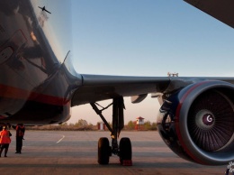 Самолет из Красноярска вынужденно вернулся в аэропорт из-за утечки топлива