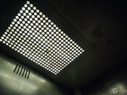 Житель Приморья застрял в лифте почти на сутки