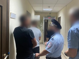 В Саратове два ремонтника заманили женщину в подвал и изнасиловали