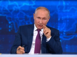 Владимир Путин поручил губернаторам проводить свои "прямые линии"