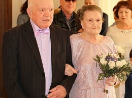 В Югре поздравили супружескую пару, прожившую в браке 72 года