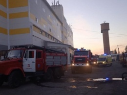 В Барнауле при пожаре в производственном здании погибли два человека