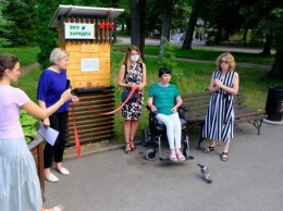 В Калининградском зоопарке появилась зарядная станция, работающая от энергии солнца