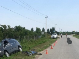 В Полесском районе в ДТП пострадал 81-летний велосипедист (фото)