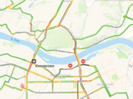Восьмибалльные пробки сковали Кемерово во время пролета "Стрижей"