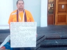 Полиция задержала участника одиночного пикета против казаков в Петрозаводске