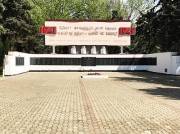Два воинских захоронения реконструировали в Темрюкском районе