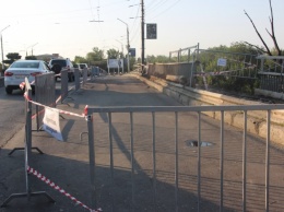 После ДТП на мосту жителям Заводского района сложнее проехать в центр