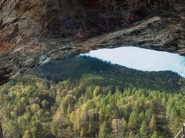 В Алтайском крае появится новый туристический кластер в районе Денисовой пещеры