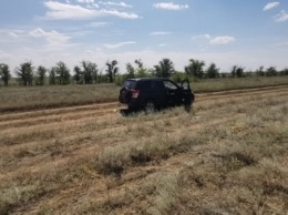 В поле под Саратовом обнаружен автомобиль с трупом в салоне