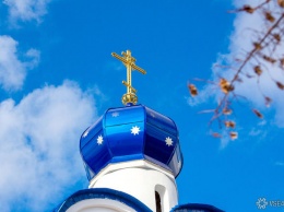 Церковнослужащая в Ростове-на-Дону облила прихожанку с младенцем из ведра за попытку войти в храм с коляской