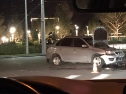Автомобили столкнулись ночью у кемеровского Парка Ангелов