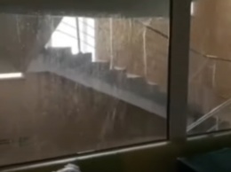 Затопленная ливнем новокузнецкая больница на неделю ограничила прием
