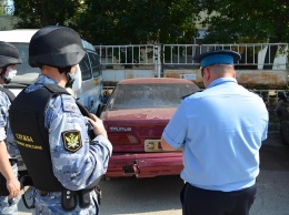У жителя Заводского района за долг перед автостоянкой арестовали "Форд"