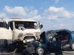 Девушка за рулем устроила лобовое ДТП с двумя погибшими на кузбасской трассе